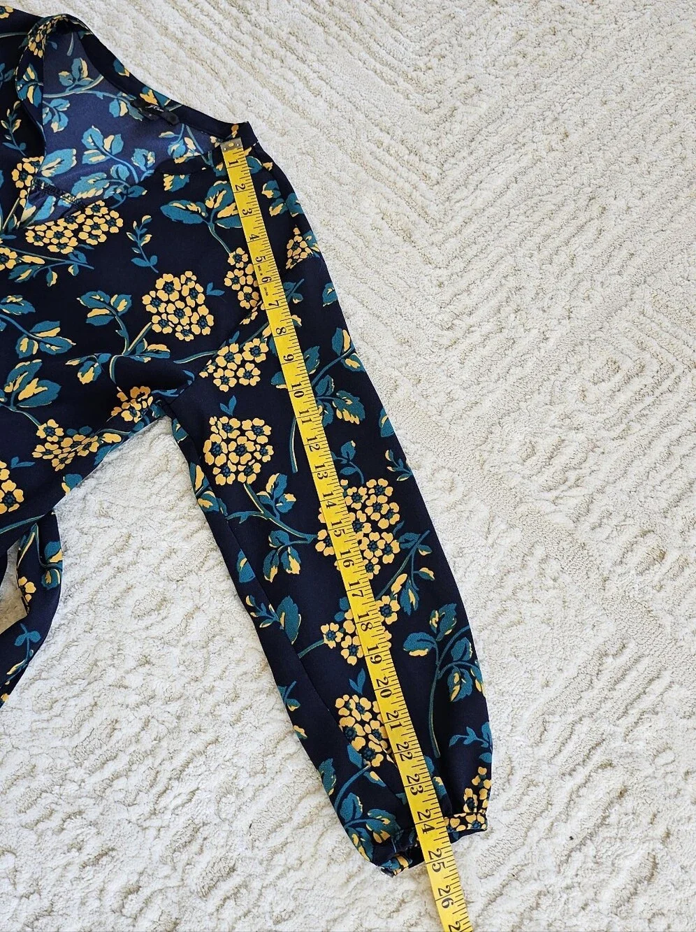 J. Crew Navy & Gold Floral Drape Crepe Wrap‎ Blouse Size Small #K0747